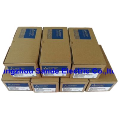 HC-KFS43 Nieuwe Mitsubishi Servomotor HCKFS43 Gratis versnelde verzending Garantie één jaar