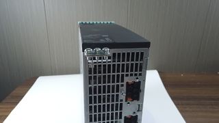 Dubbele asaandrijving 2x5A Compact vermogen